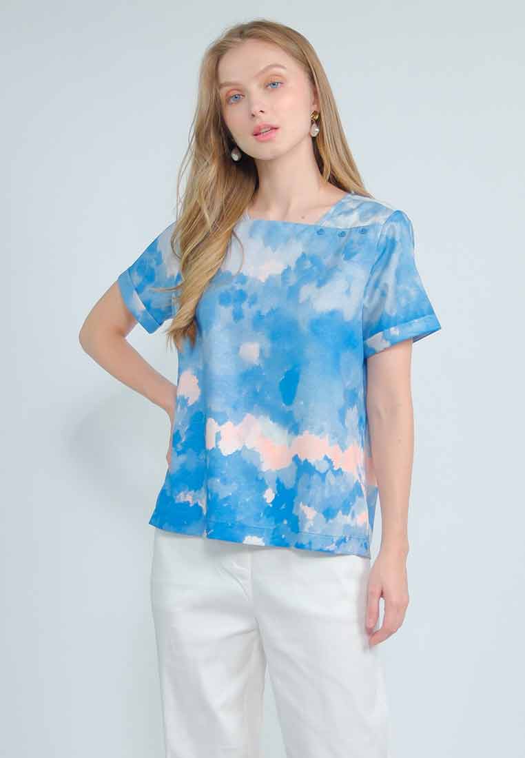 Evania Short Sleeves Top in Abstract Nature Print