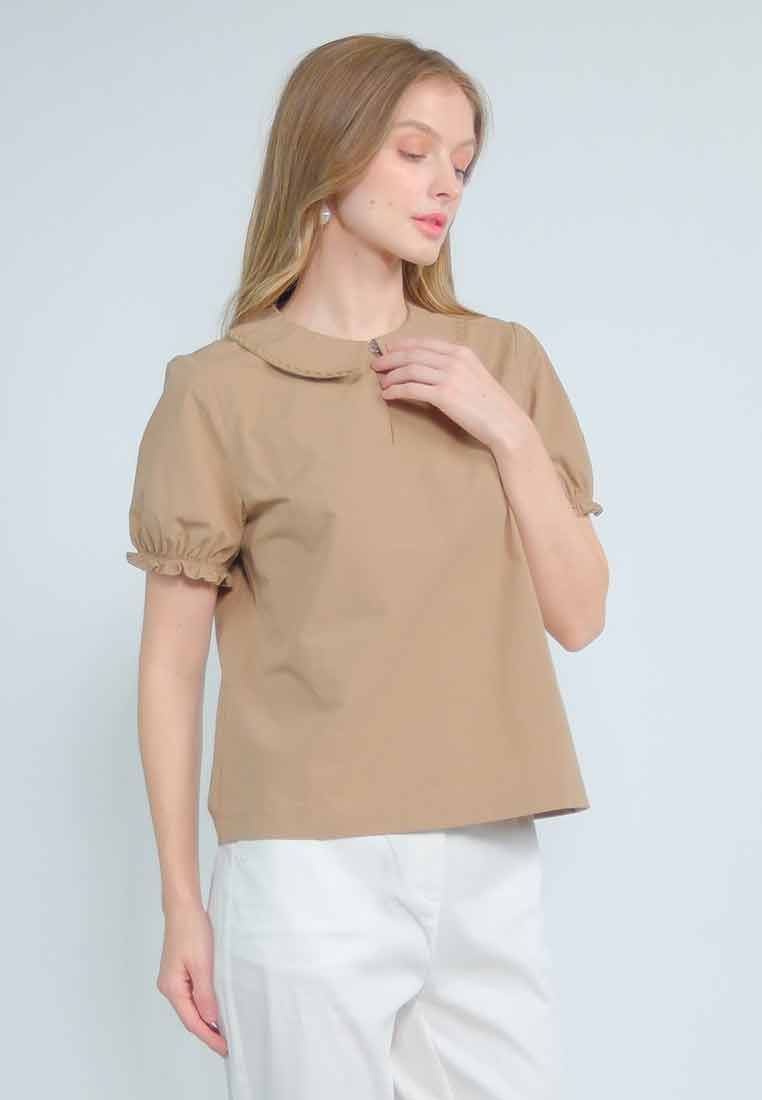 Calisette Short Sleeves Top with Embroidered Collar and Gartered Sleeves'