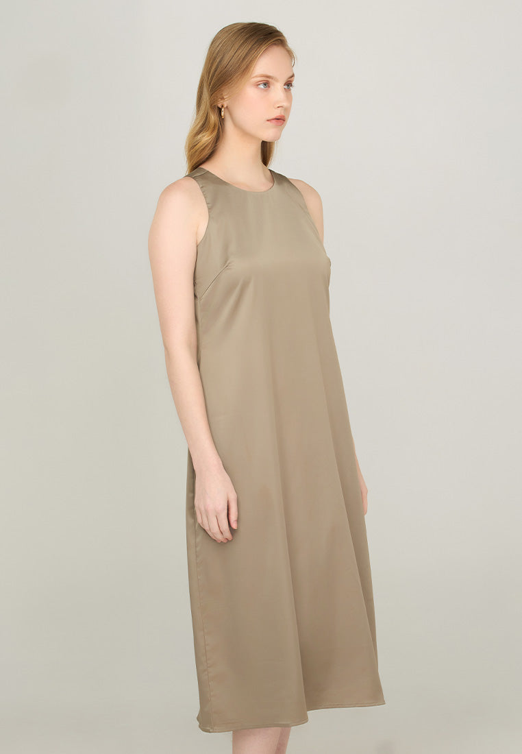Tevianne Sleeveless Shift Dress in Satin Fabric