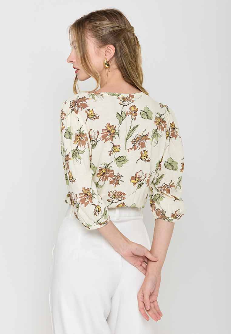 Yara Quarter Sleeves Top in Floral Print