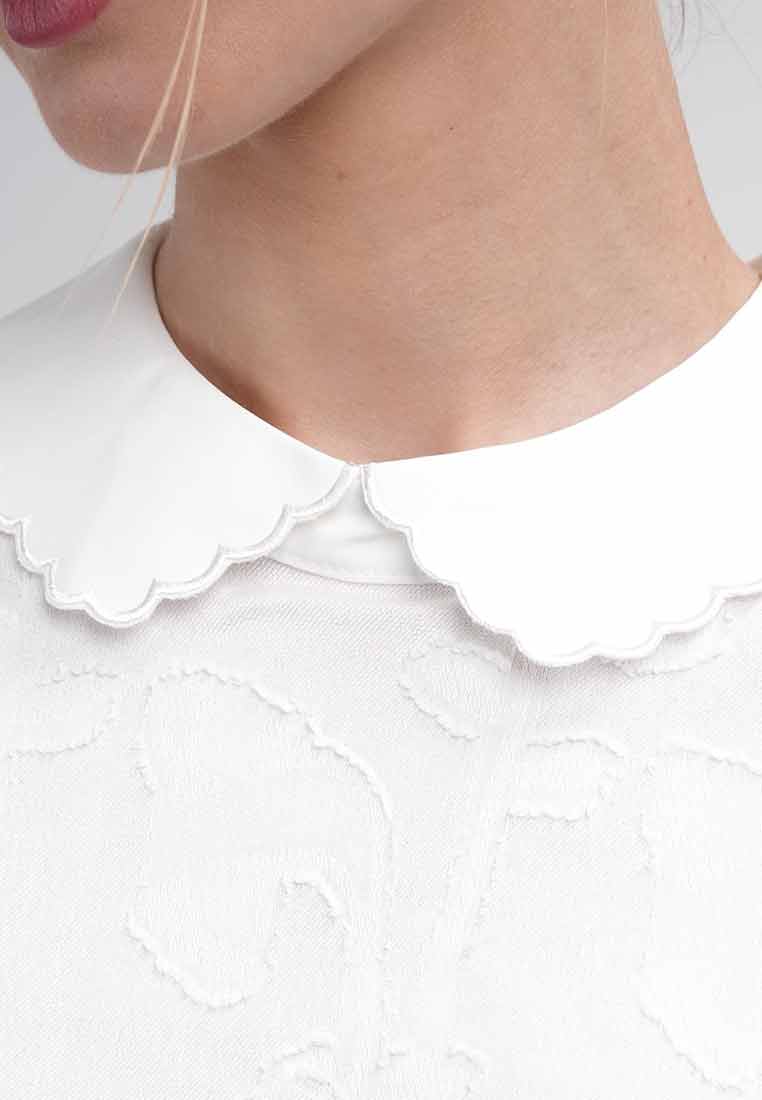 Clara Sleeveless Scalloped Collar Blouse