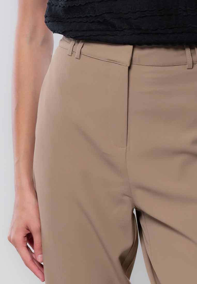Norine Relaxed-Fit Pants with Pocket Detail