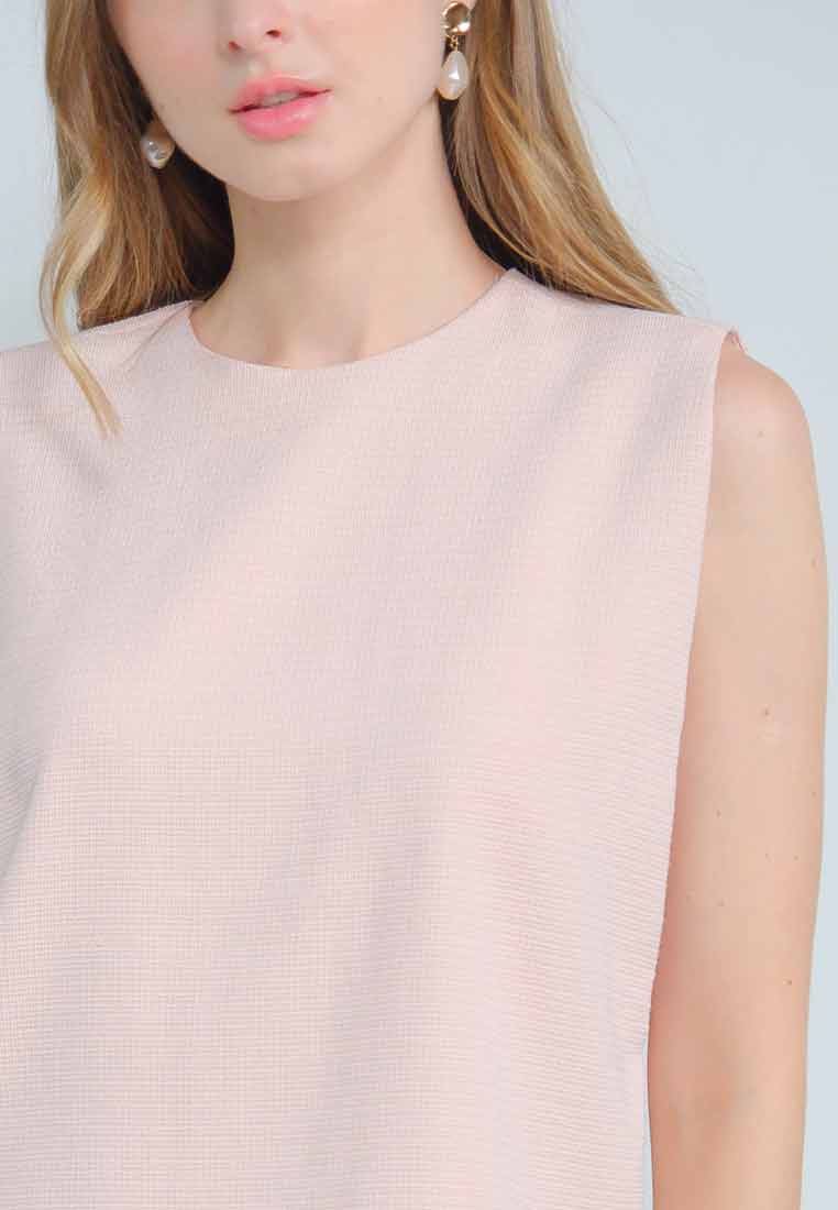 Veranice Sleeveless Tweed Top with Round Neckline