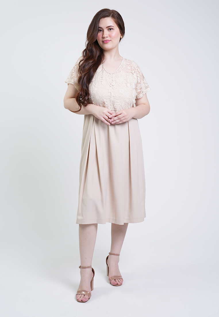 Milly Plus Size Odessa Short Sleeve V-Neck Lace Overlay Dress