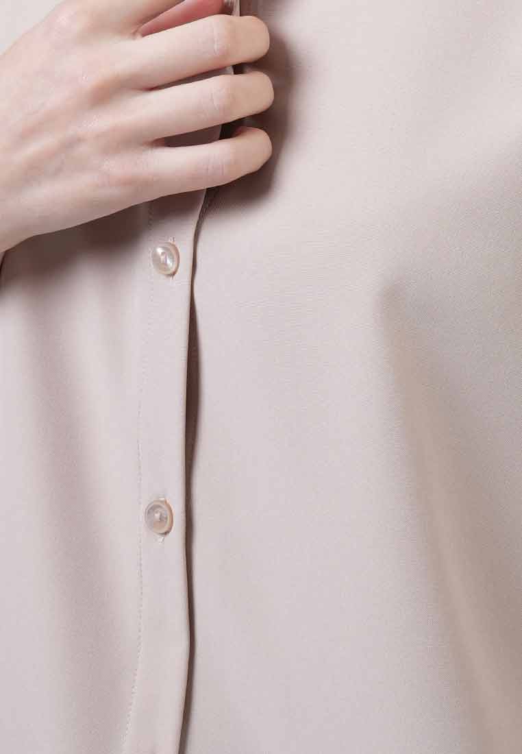 Elara Scallop Collar Embroidered Top
