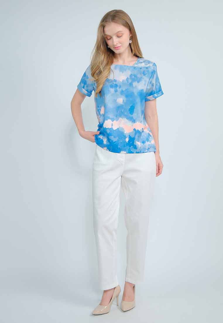 Evania Short Sleeves Top in Abstract Nature Print