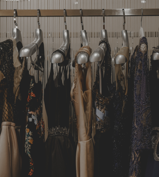 HOLIDAY OUTFITS YOU CAN WEAR YEAR-ROUND