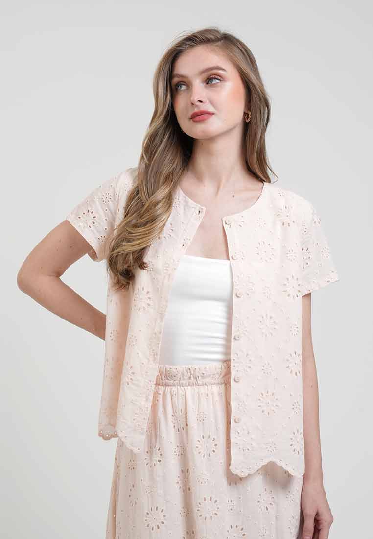 Annalise Embroidered Floral Eyelet Top
