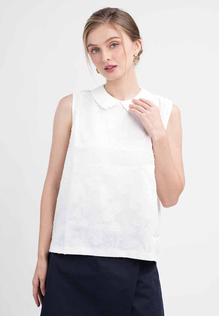Clara Sleeveless Scalloped Collar Blouse