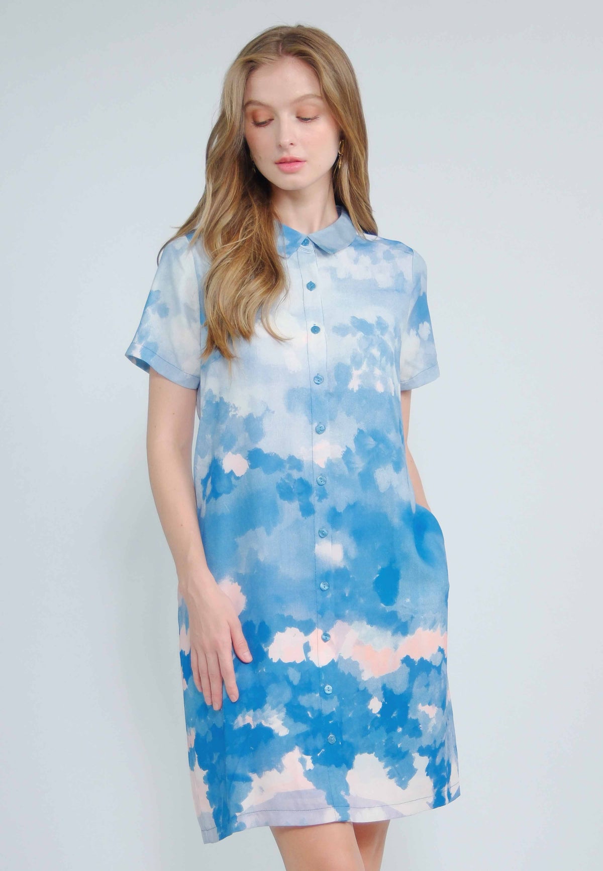 Nyari Collared Button-down Shift Dress in Abstract Nature Print