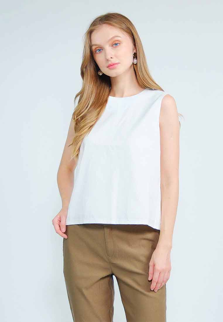 Skye Textured Sleeveless Top in Rounded Neckline