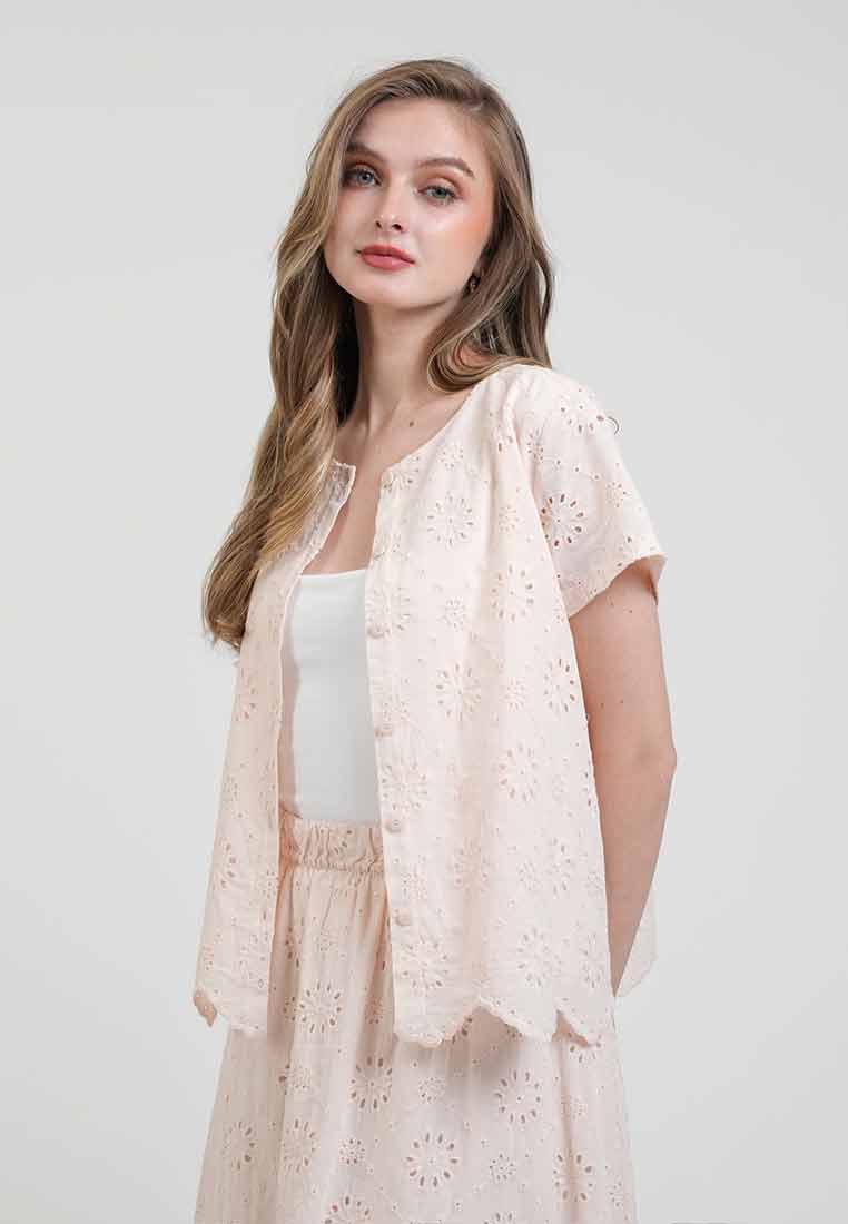 Annalise Embroidered Floral Eyelet Top