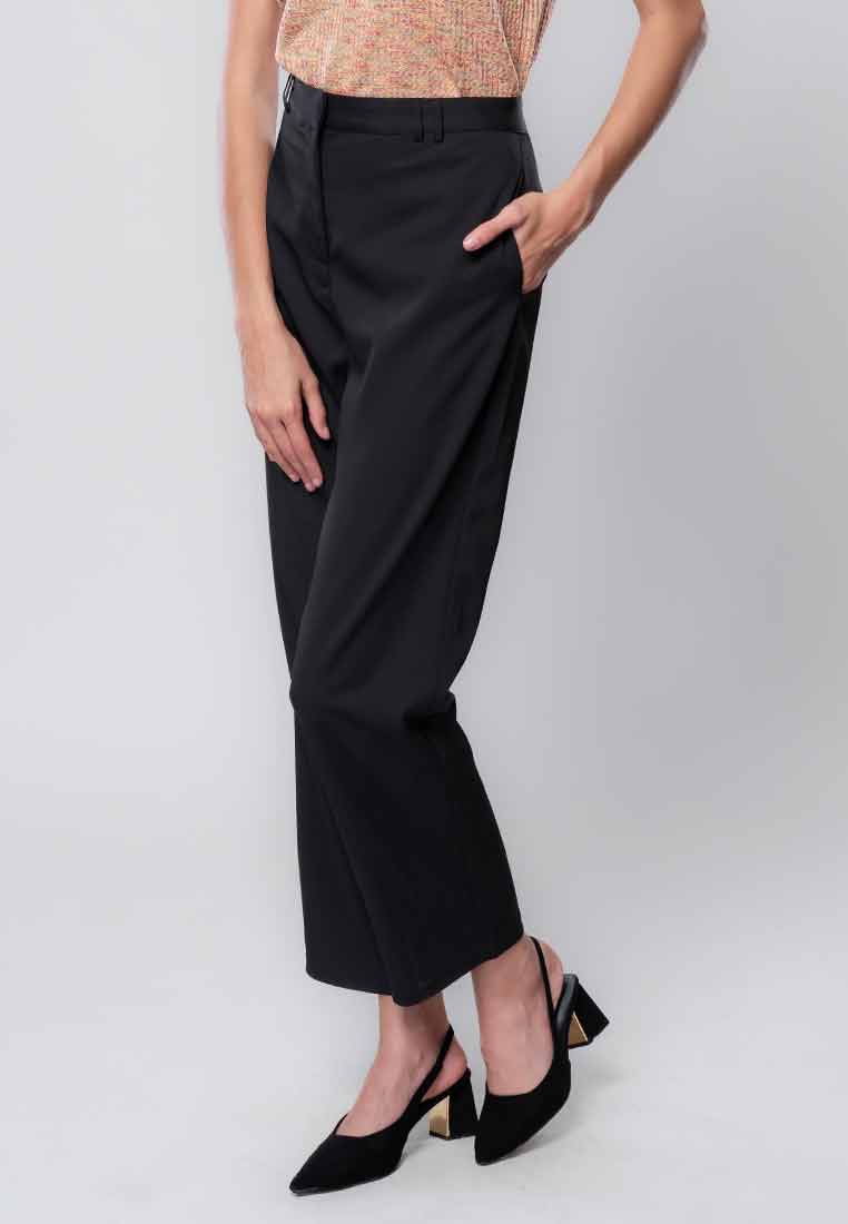 Norine Relaxed-Fit Pants with Pocket Detail