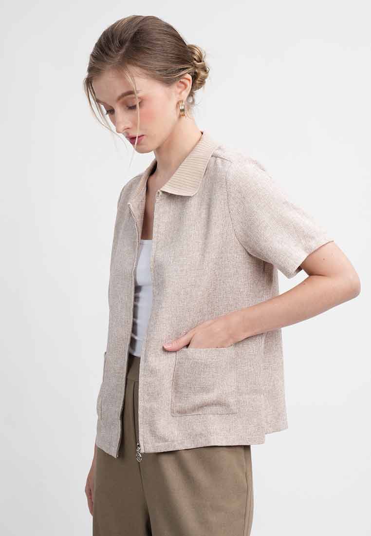 Amara Knitwear Zip-Up Collared Top