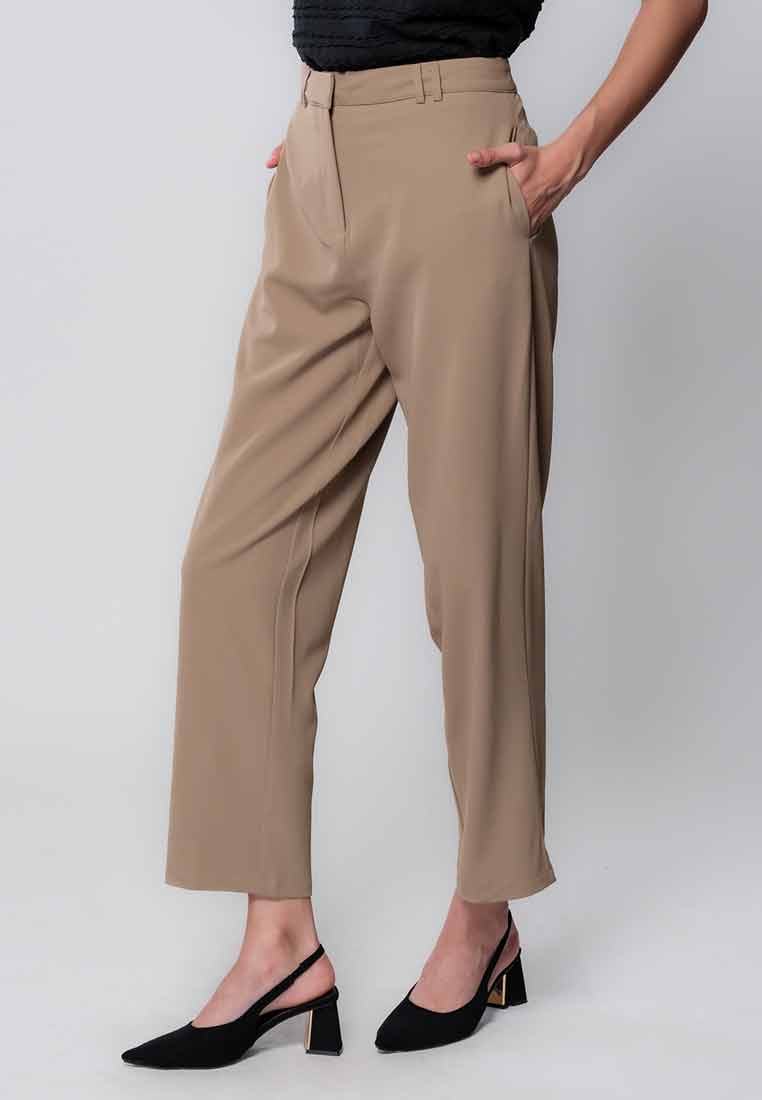Norine Relaxed-Fit Pants with Pocket Detail