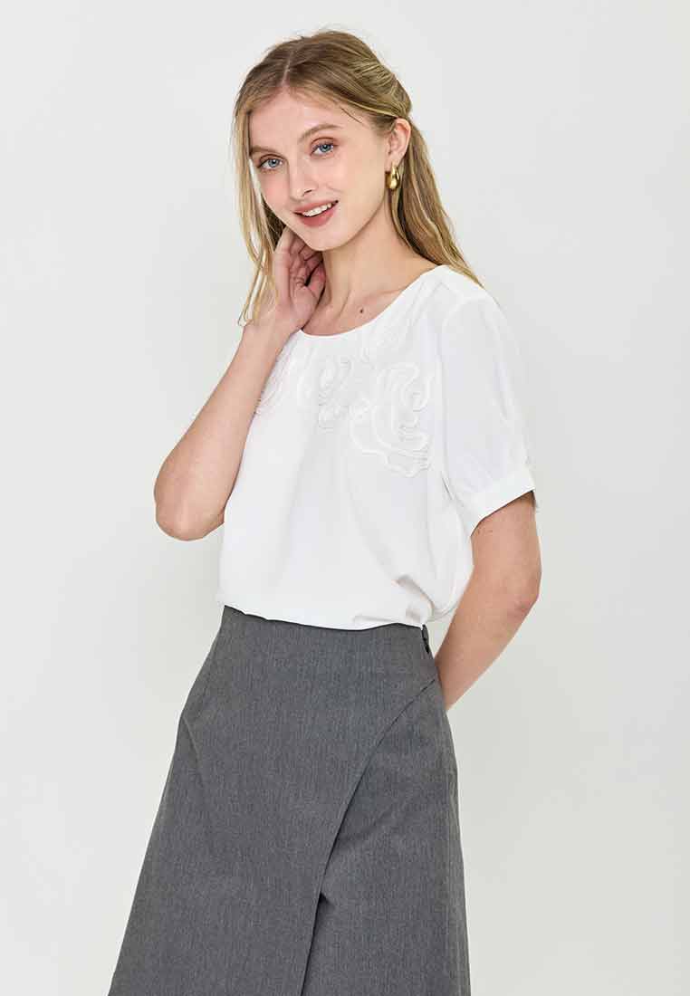 Amelie Round Neck Top with Flower Embroidery