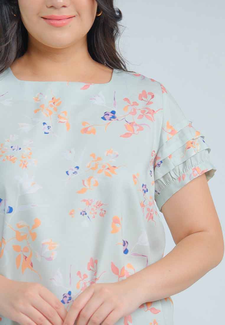 Milly Plus Size Maisie Floral Top with Pleated Sleeves
