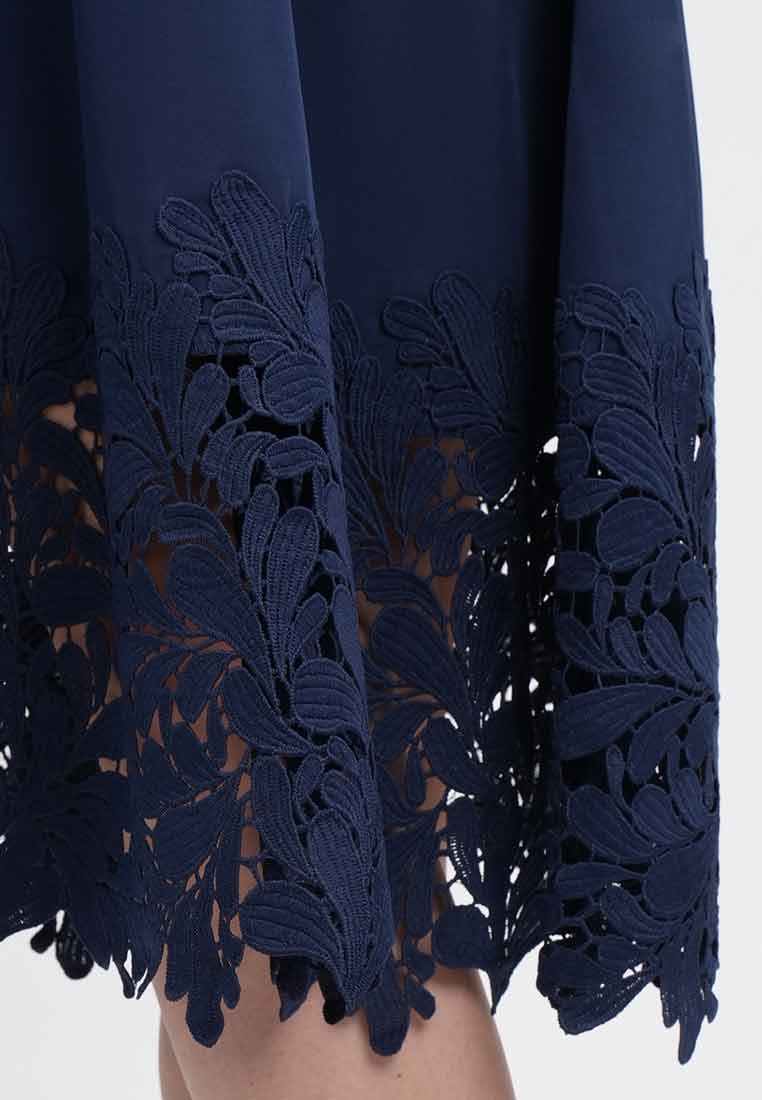Martha Short Sleeve Collared Hem Dress