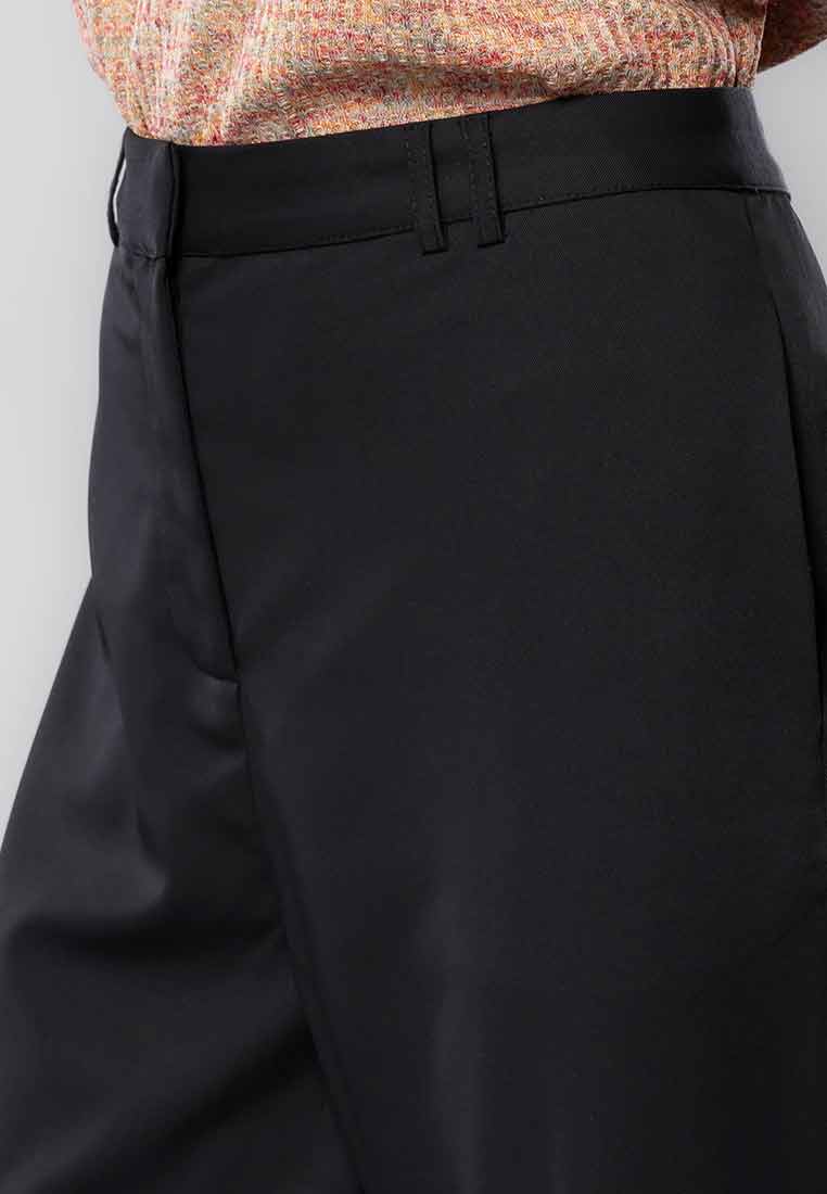 Norine Relaxed-Fit Pants with Pocket Detail