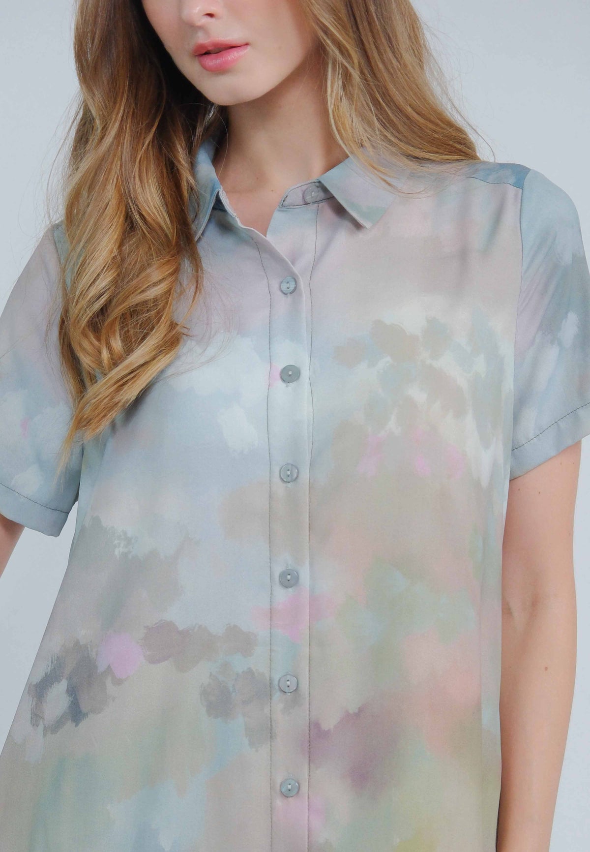 Nyari Collared Button-down Shift Dress in Abstract Nature Print