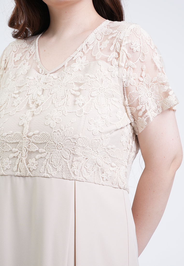 Milly Plus Size Odessa Short Sleeve V-Neck Lace Overlay Dress