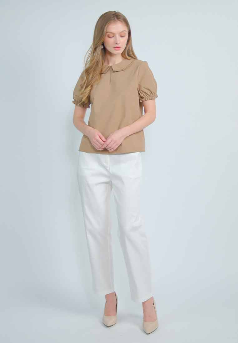 Calisette Short Sleeves Top with Embroidered Collar and Gartered Sleeves'