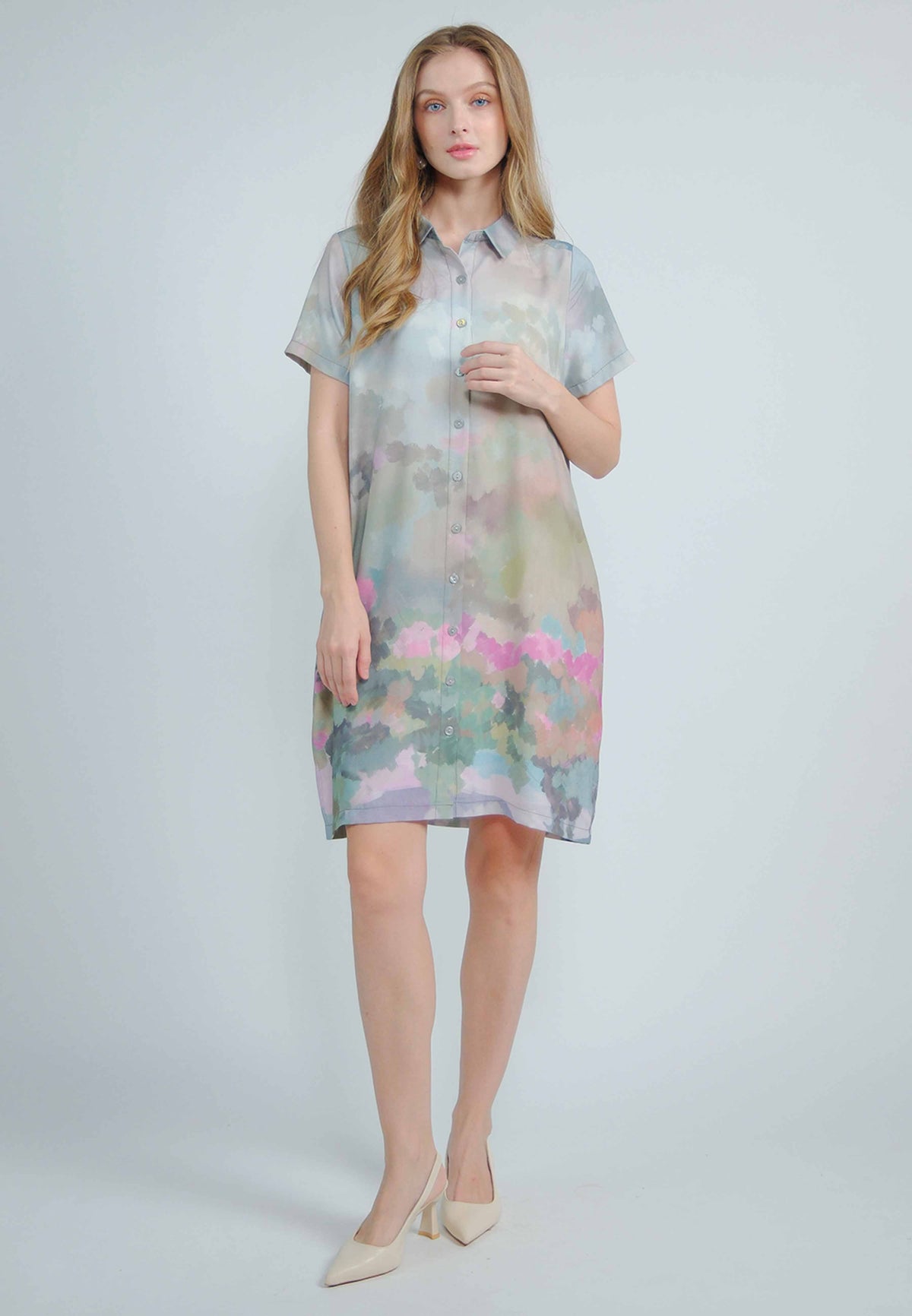 Nyari Collared Button-down Shift Dress in Abstract Nature Print