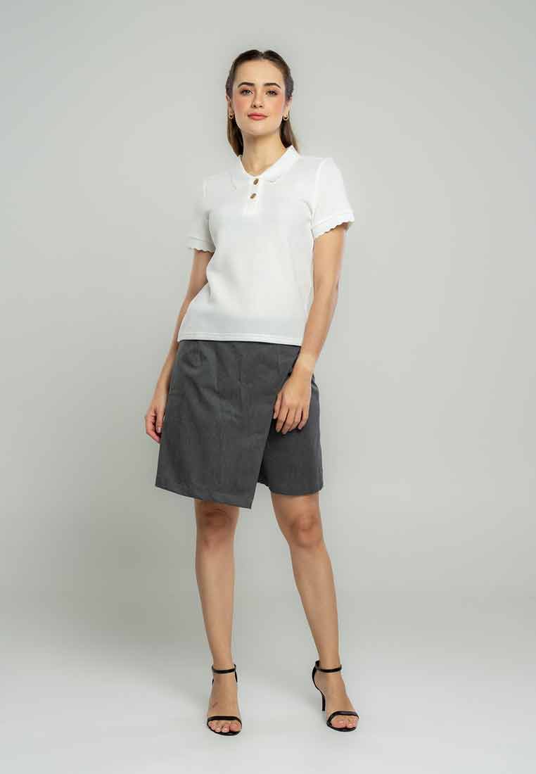 Raya Scalloped Collared Knit Top with Button Opening