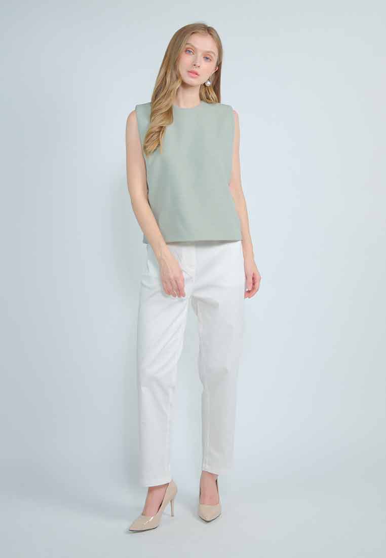 Veranice Sleeveless Tweed Top with Round Neckline