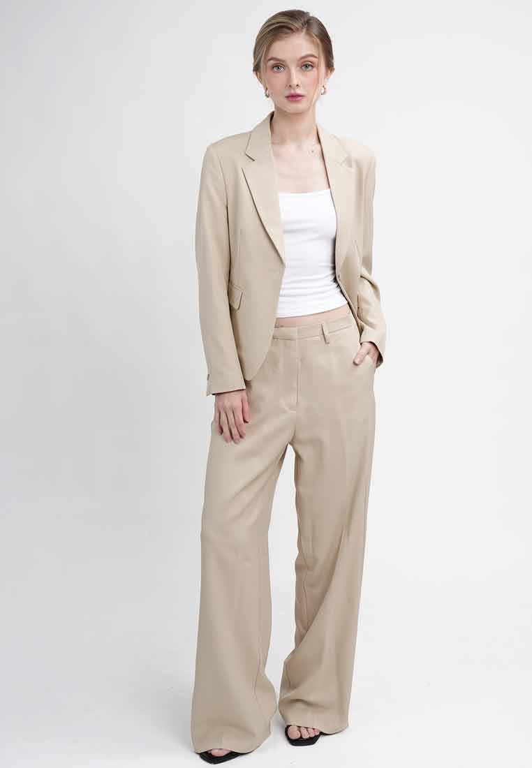 Eirene One-Button Workwear Blazer with Curved Hem