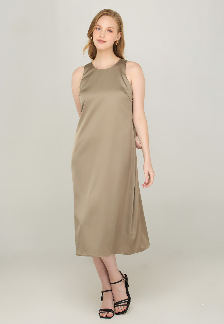 Tevianne Sleeveless Shift Dress in Satin Fabric