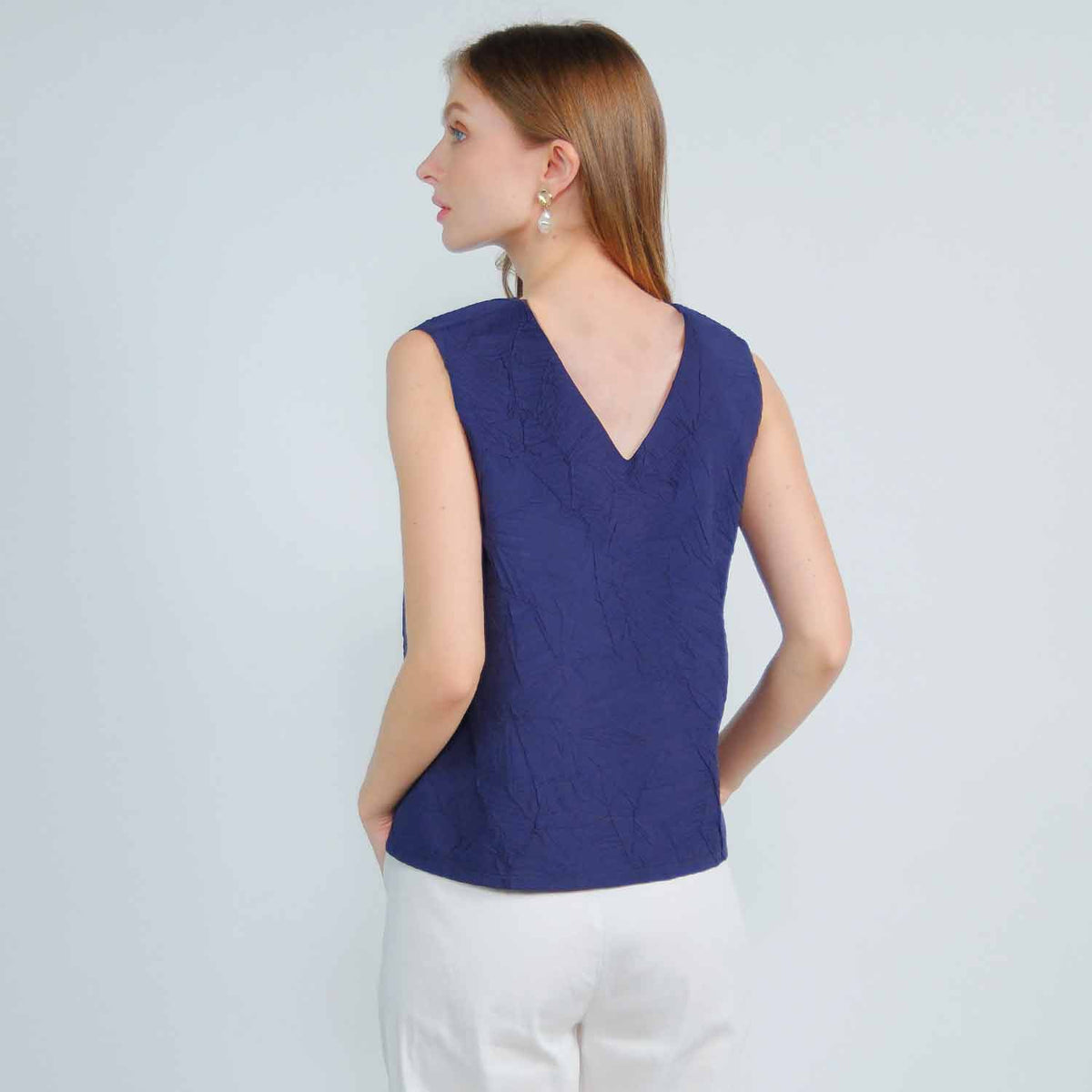 Skye Textured Sleeveless Top in Rounded Neckline